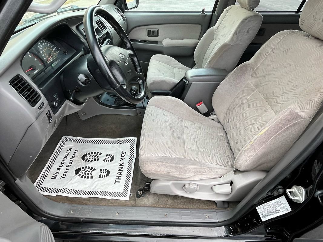 Used 2002 Toyota 4Runner SR5 image 10