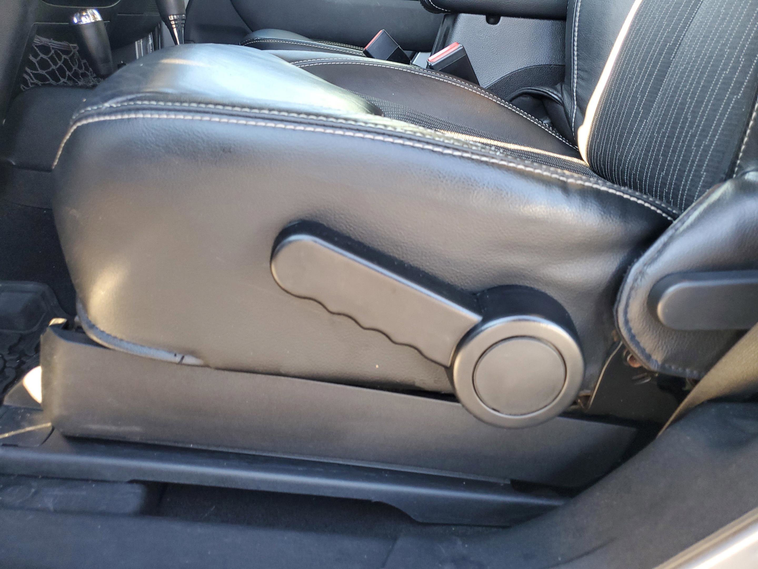 Used 2015 Jeep Wrangler Freedom Edition image 14