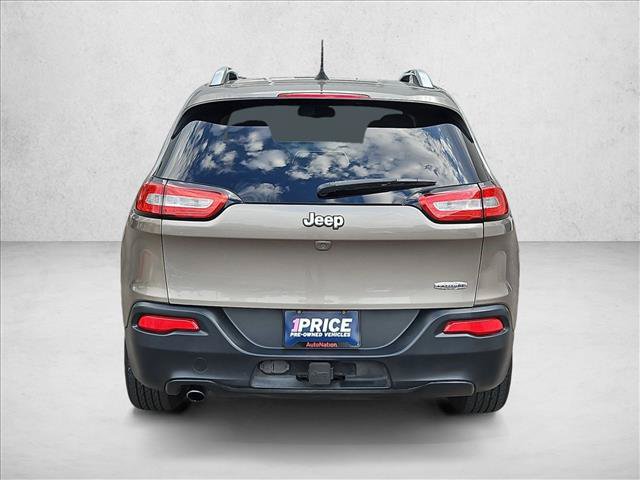 Used 2018 Jeep Cherokee Latitude Plus w/ Comfort/Convenience Group FWD image 7