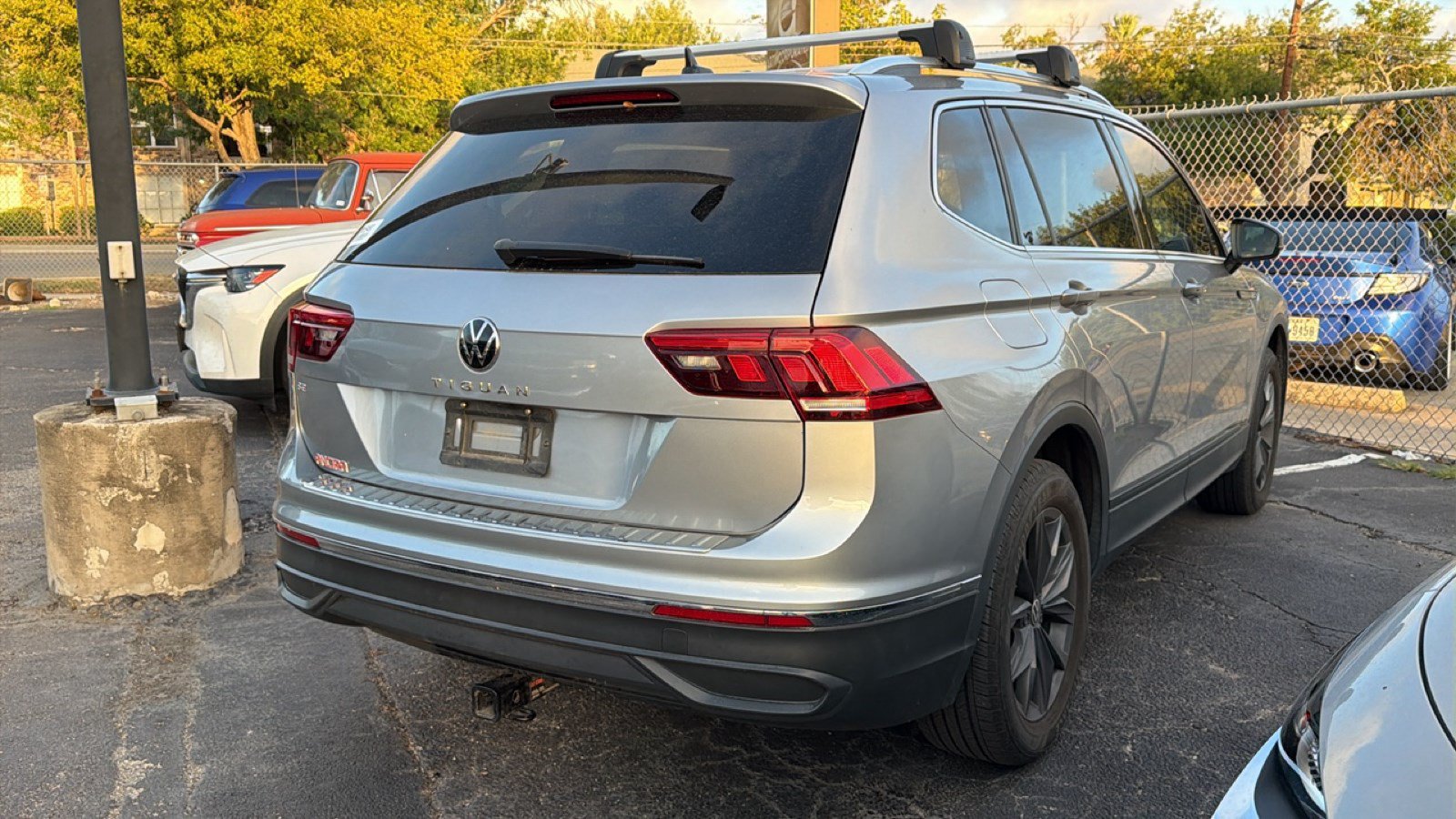 Used 2023 Volkswagen Tiguan SE FWD image 12