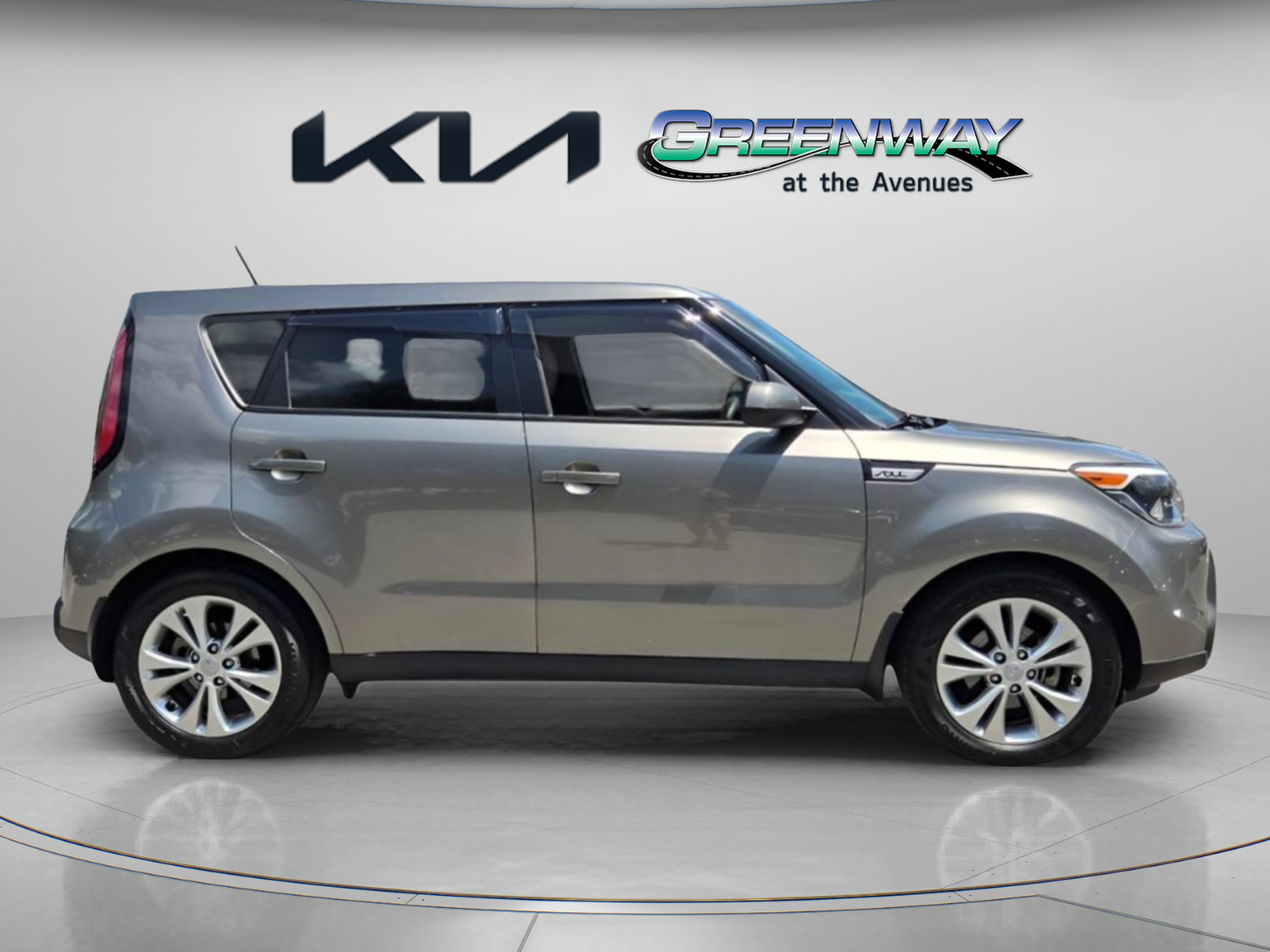 Used 2015 Kia Soul + FWD image 8