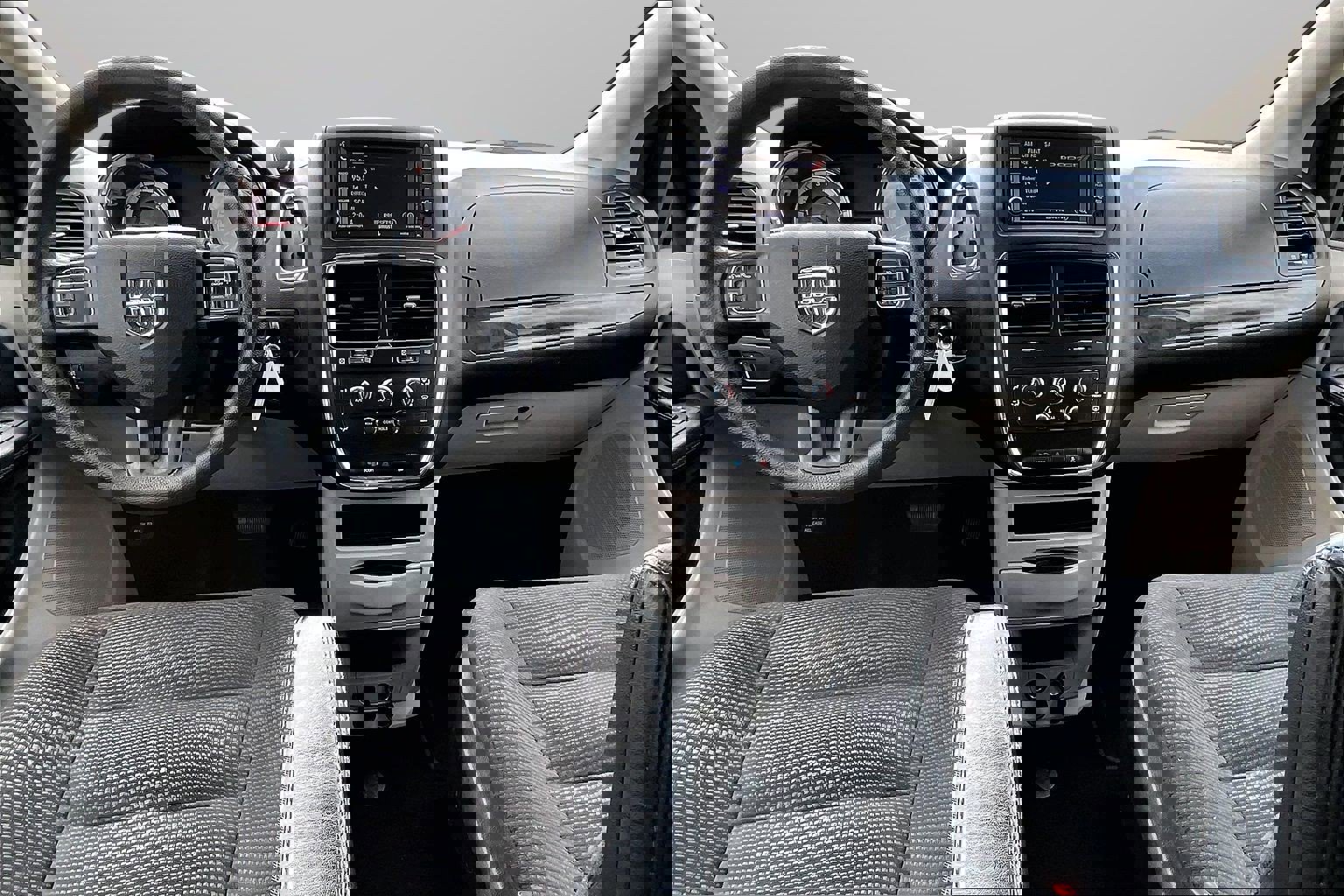 Used 2020 Dodge Grand Caravan SE w/ UConnect Hands-Free Group image 13