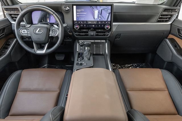 Used 2025 Lexus GX 550 w/ Accessory Package (2T) image 6
