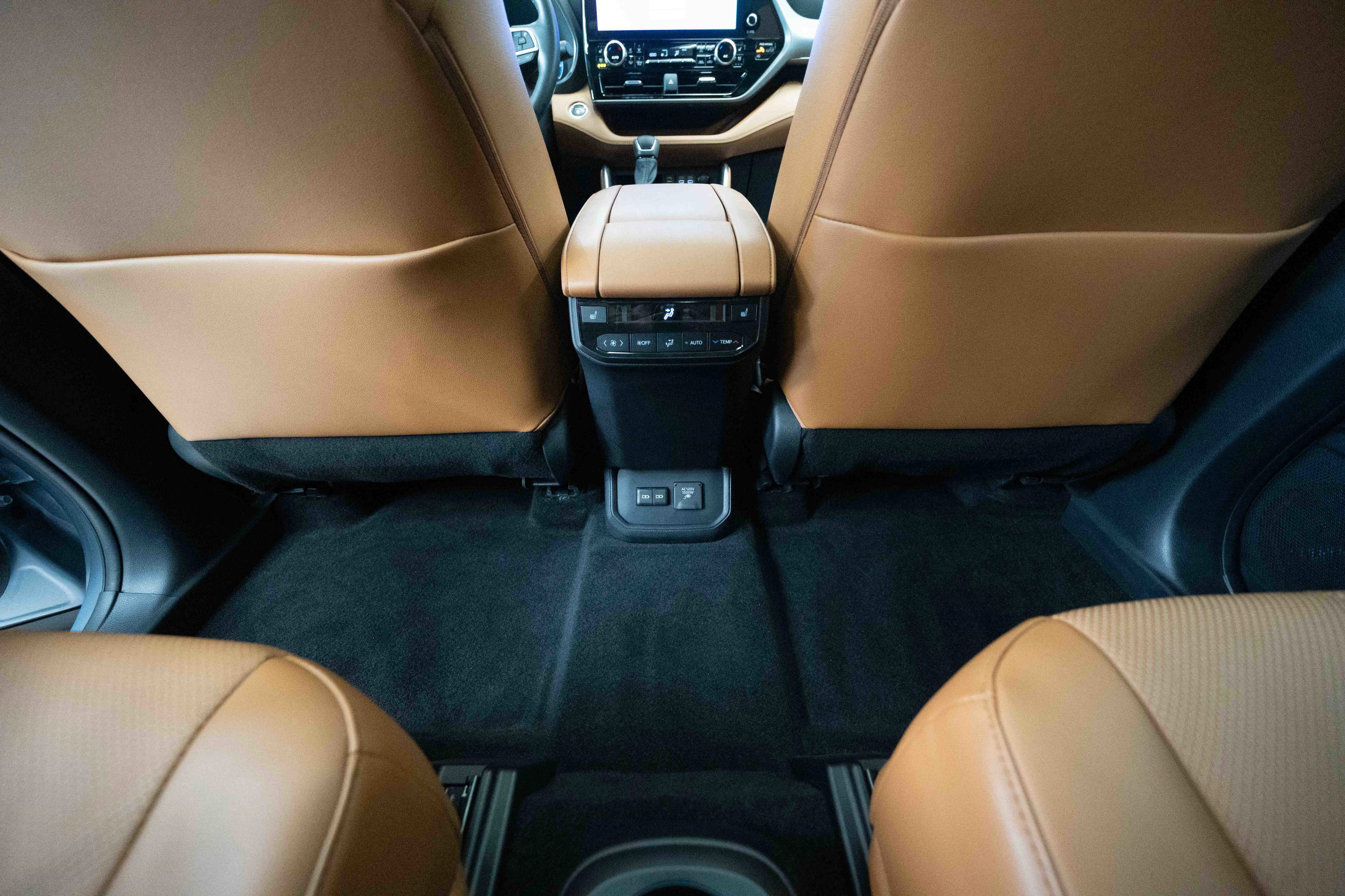 Used 2023 Toyota Highlander Platinum AWD/4WD image 22