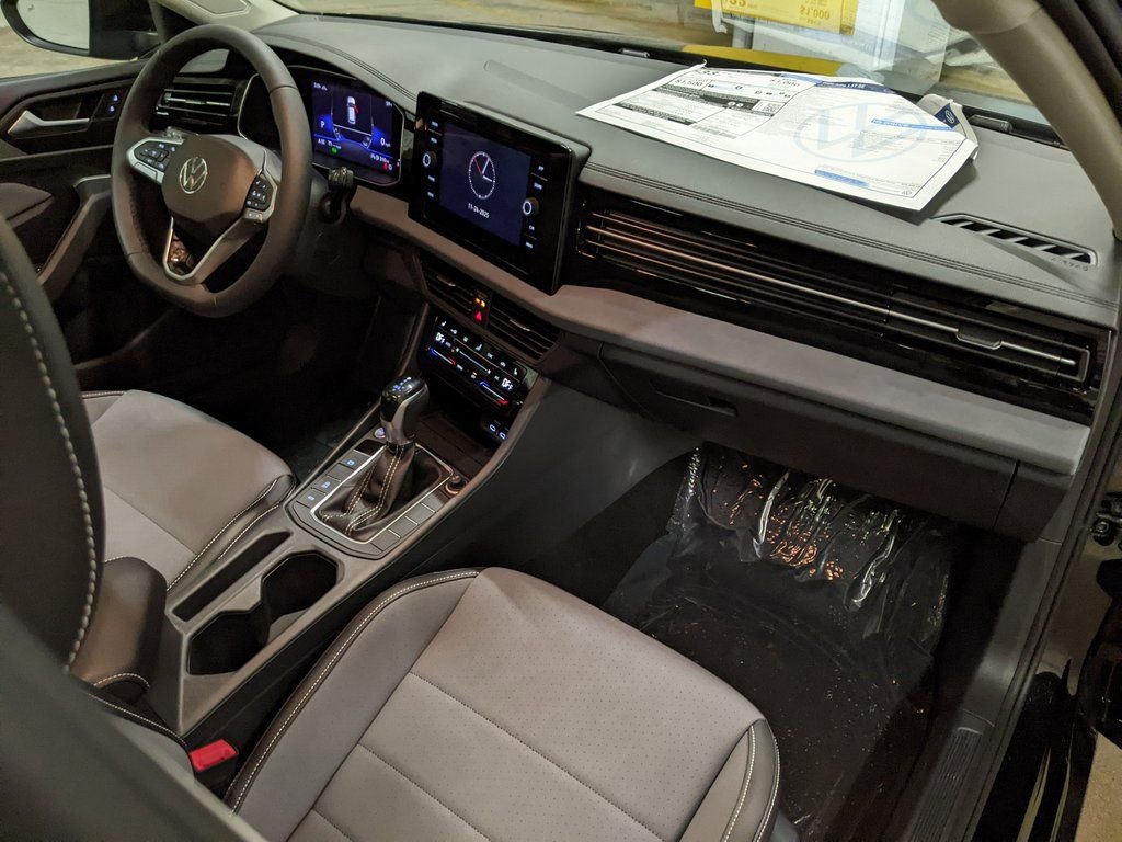 New 2026 Volkswagen Jetta SE FWD image 23