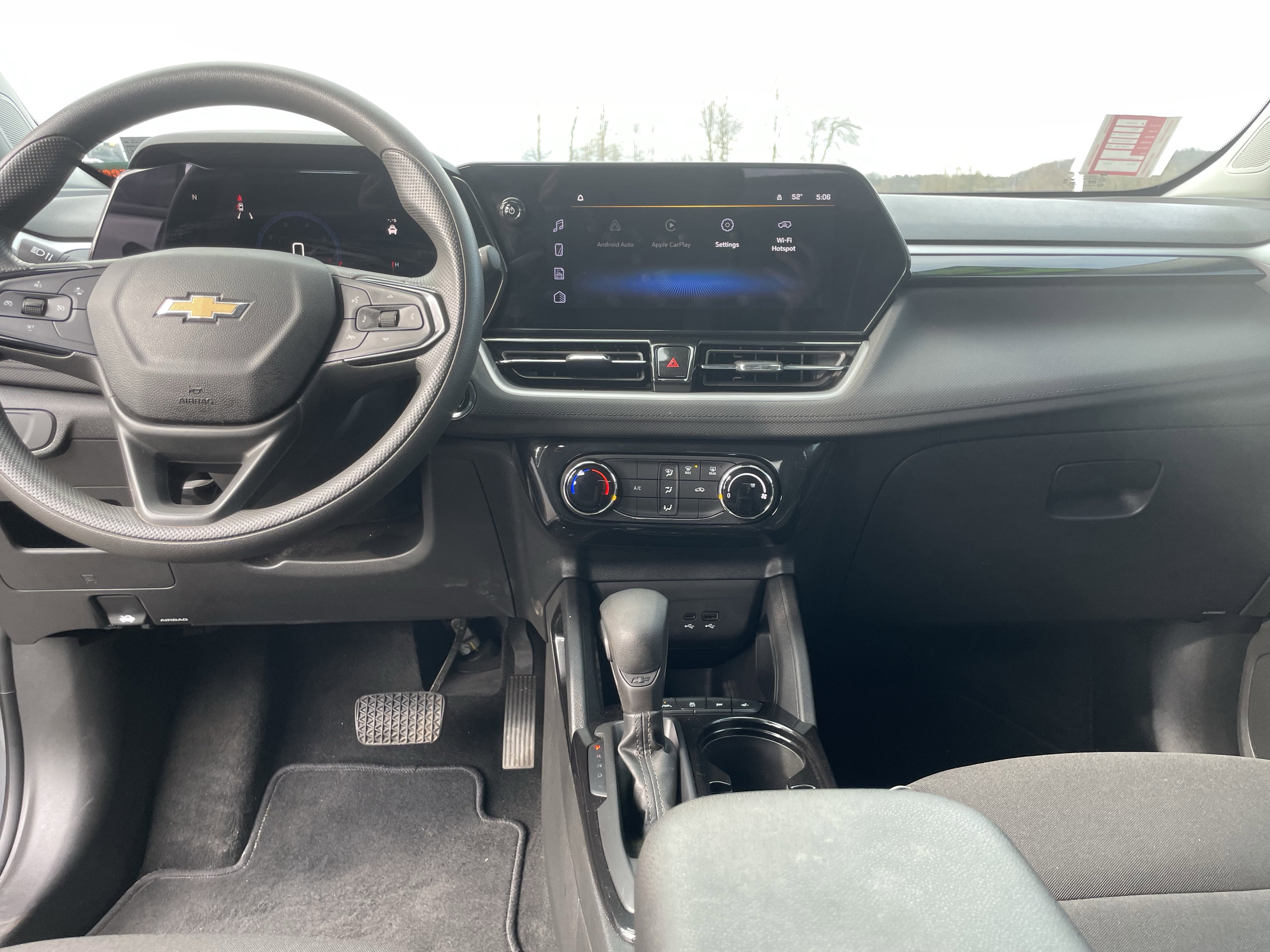 Used 2024 Chevrolet TrailBlazer LT w/ Driver Confidence Package image 14