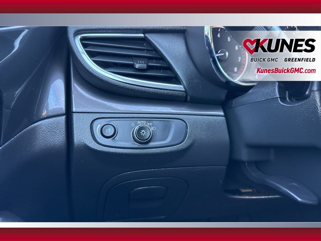 Used 2020 Buick Encore Preferred FWD image 31