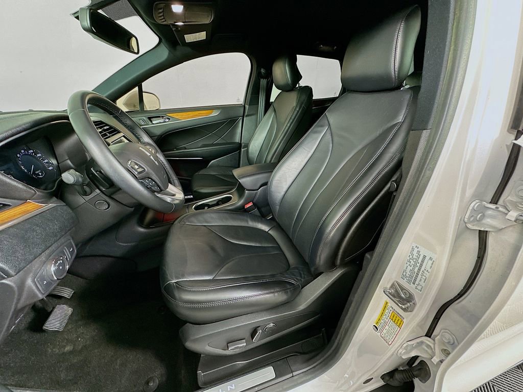 Used 2019 Lincoln MKC Select w/ Select Plus Package FWD image 22