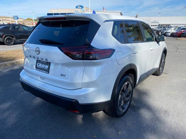 Used 2024 Nissan Rogue SV image 7