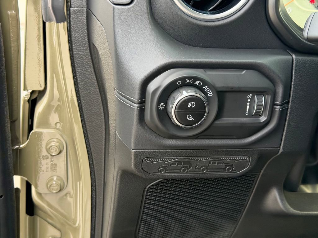 New 2026 Jeep Gladiator Sport image 15