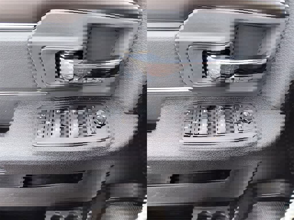 Used 2023 RAM 1500 Classic SLT image 13