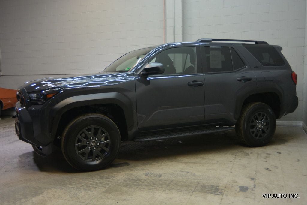 Used 2025 Toyota 4Runner SR5 AWD/4WD image 4