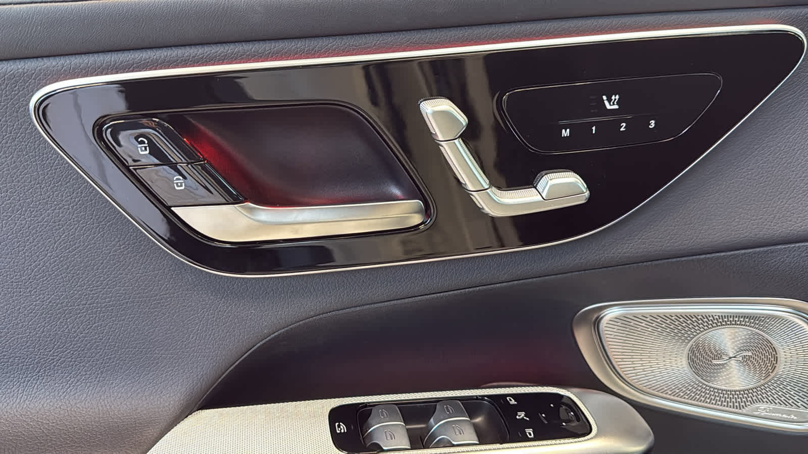 New 2025 Mercedes-Benz GLC 350e 4MATIC image 17