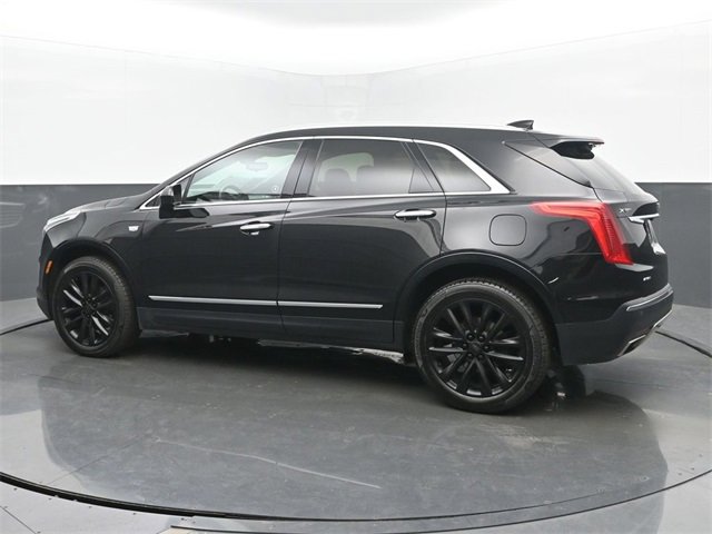 Used 2017 Cadillac XT5 Platinum image 3