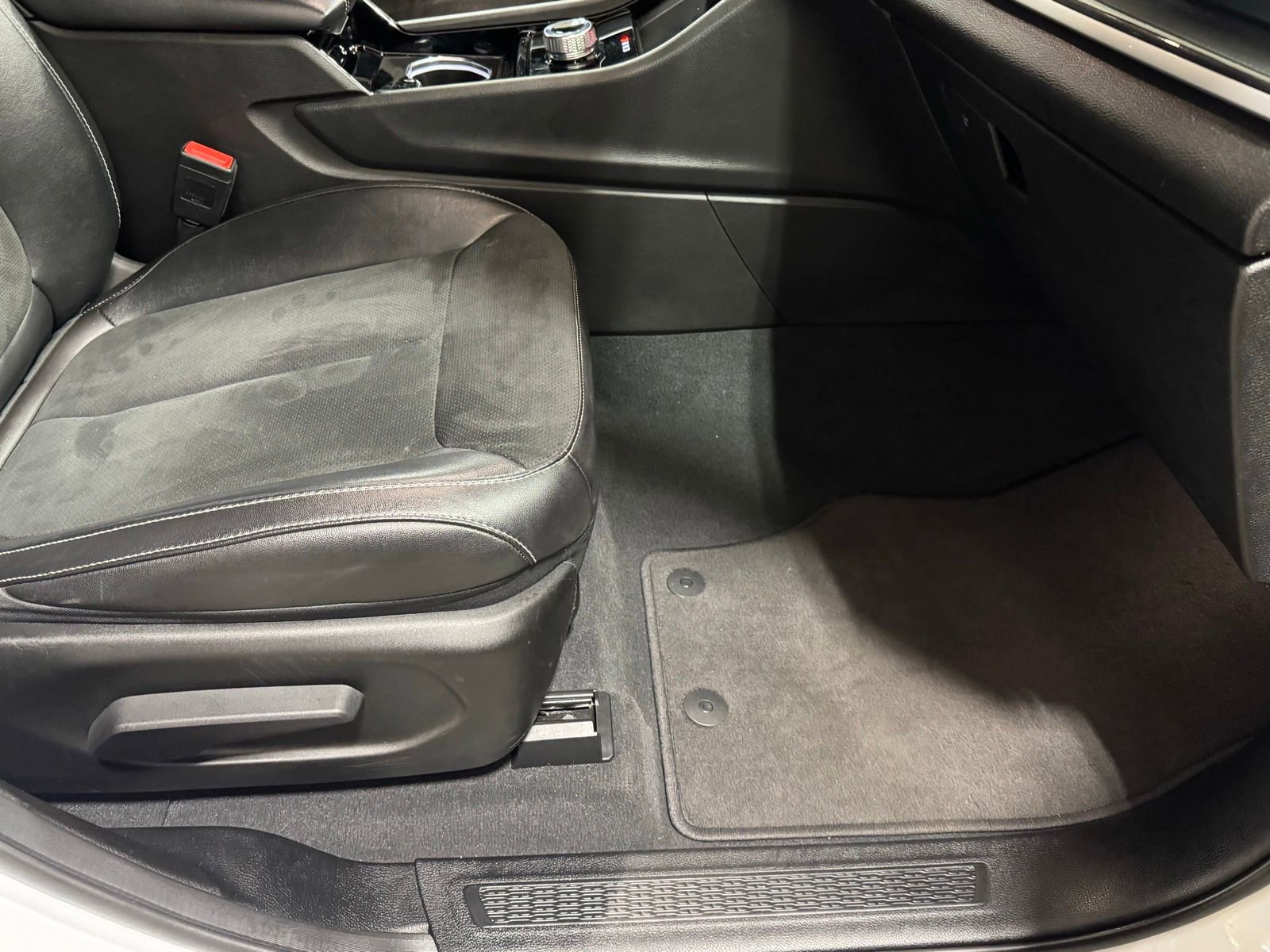 Used 2023 Jeep Grand Cherokee Altitude image 47