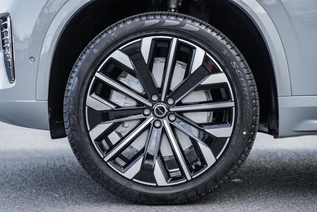 New 2026 Volvo XC90 B6 Ultra w/ Protection Package image 17