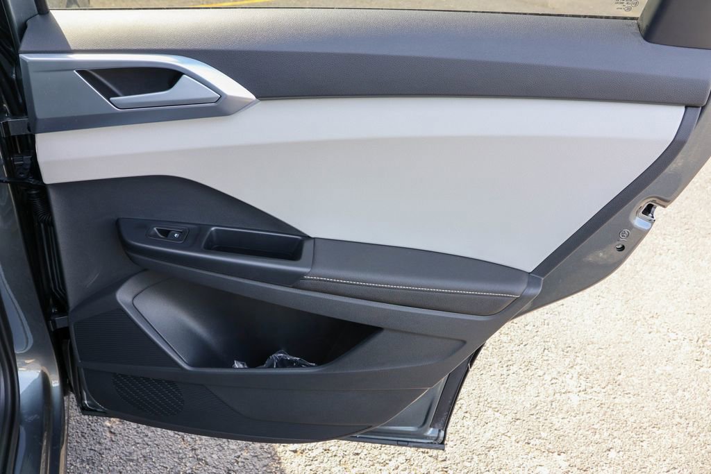 New 2025 Volkswagen Taos SE image 37