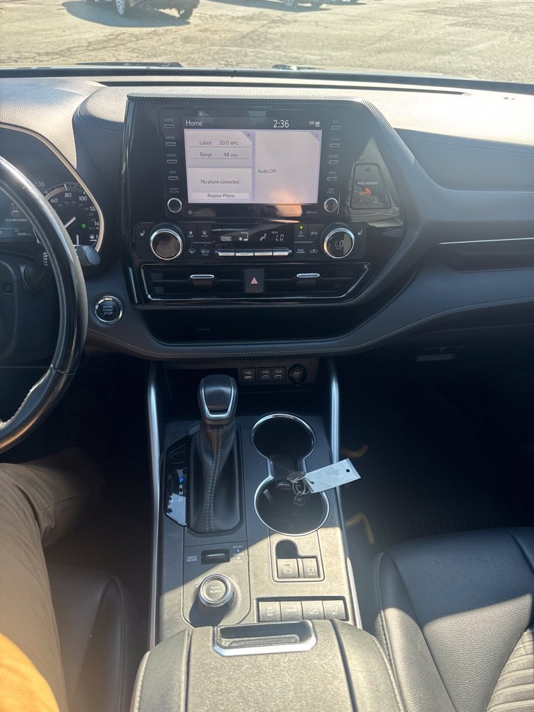 Used 2022 Toyota Highlander XSE AWD/4WD image 20
