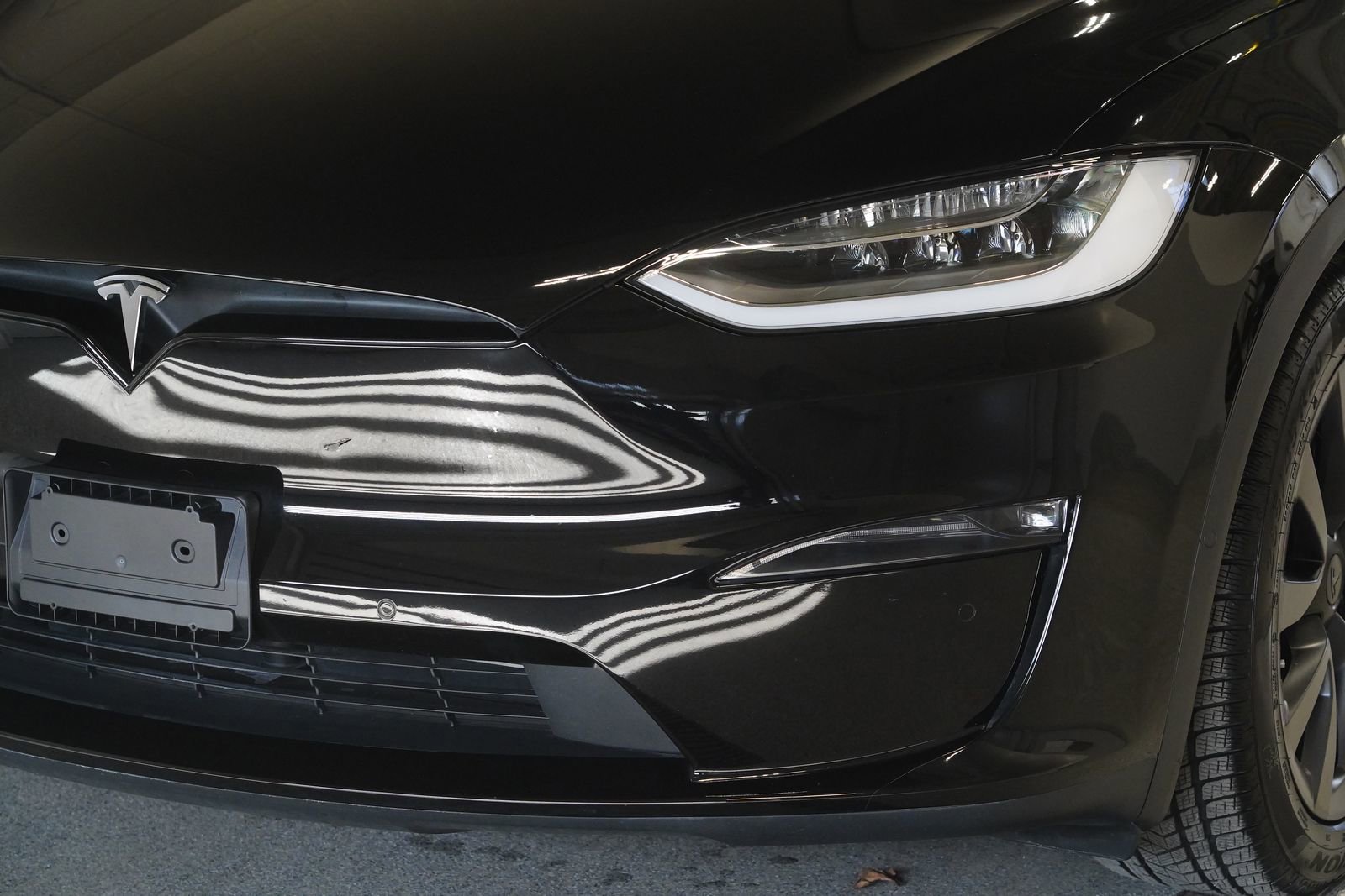 Used 2022 Tesla Model X Plaid image 8