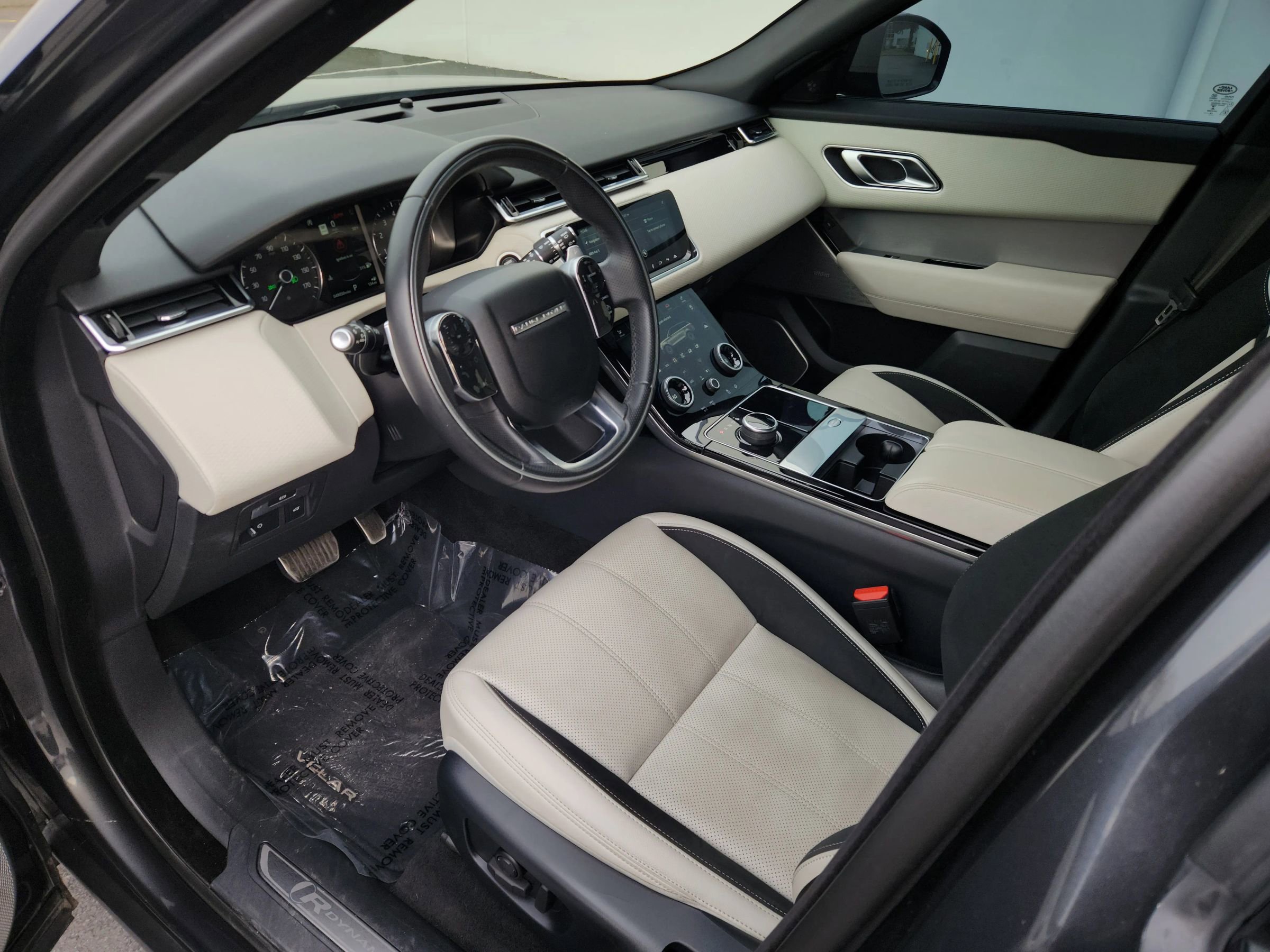 Used 2020 Land Rover Range Rover Velar R-Dynamic S image 7