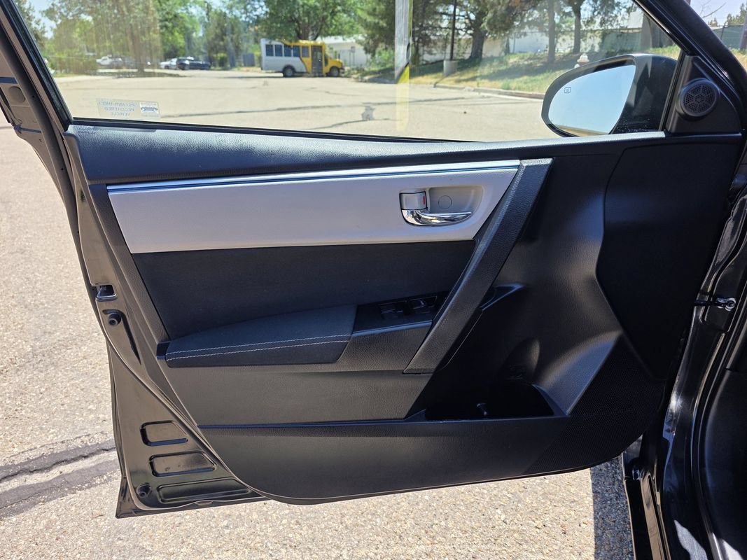 Used 2016 Toyota Corolla LE FWD image 13
