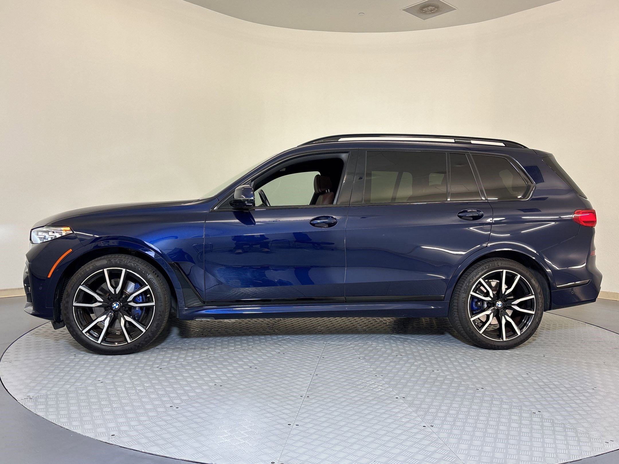 Used 2022 BMW X7 xDrive40i w/ M Sport Package image 2