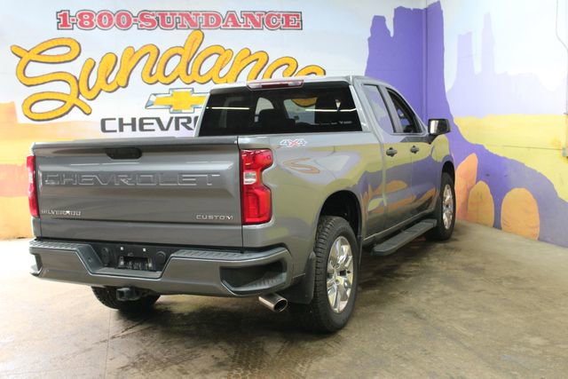 Used 2019 Chevrolet Silverado 1500 Custom w/ Custom Convenience Package AWD/4WD image 8