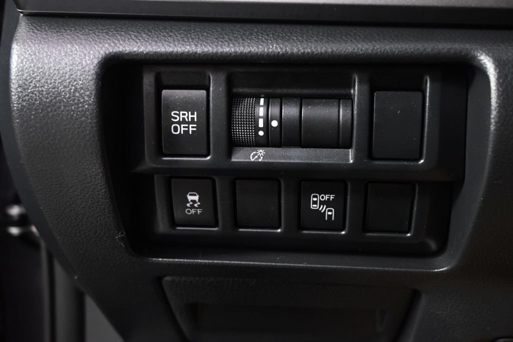 Used 2019 Subaru Crosstrek 2.0i Limited w/ Moonroof Package w/Navigation AWD/4WD image 24