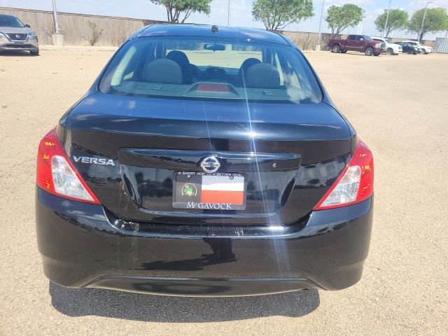 Used 2018 Nissan Versa S FWD image 7