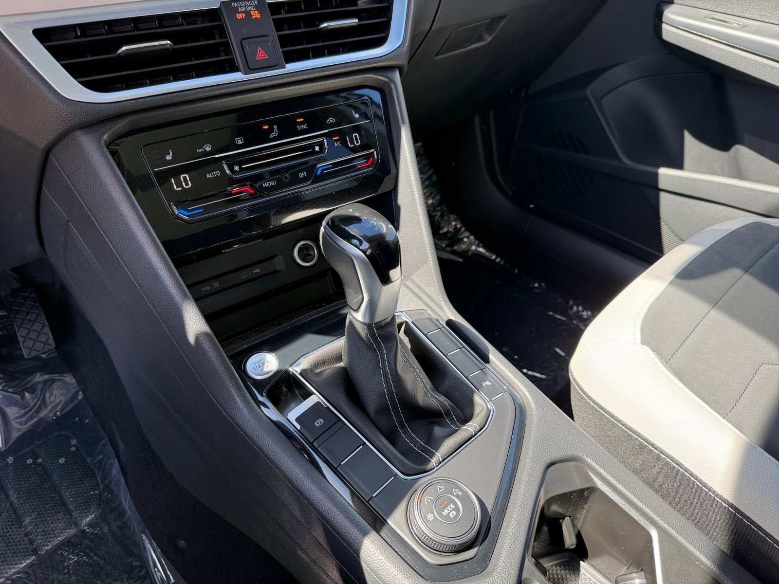 New 2026 Volkswagen Taos SE AWD/4WD image 13