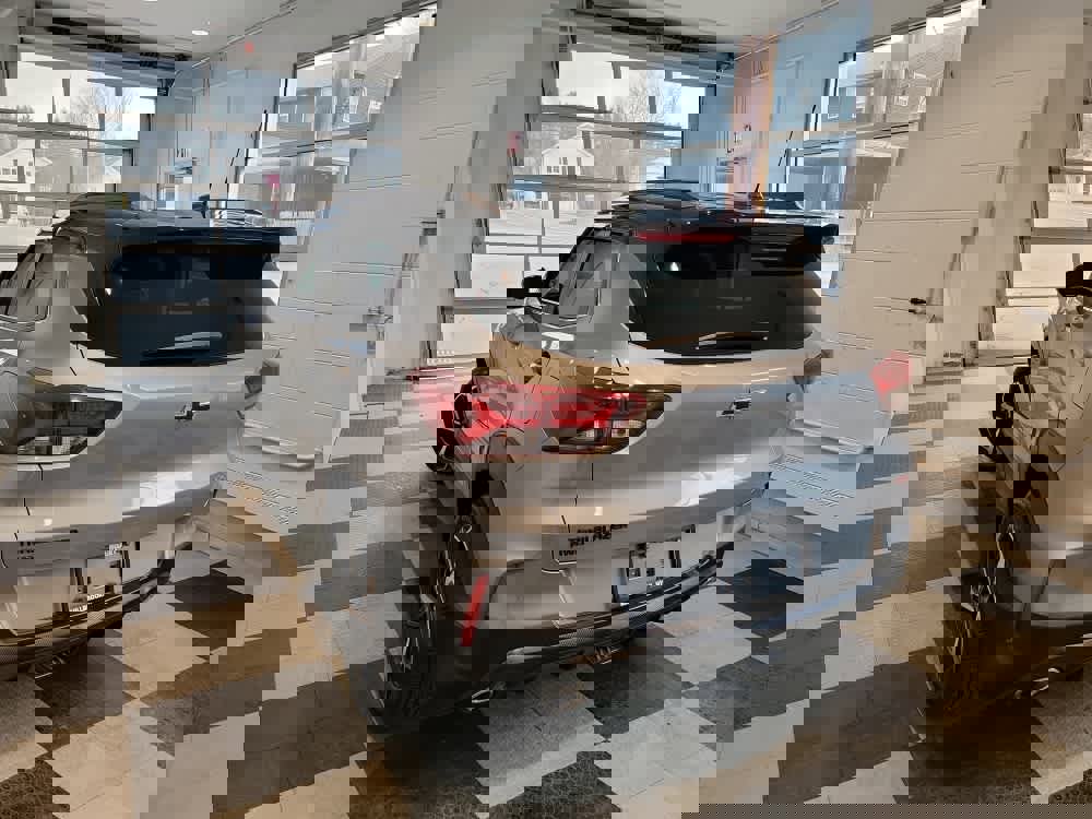 Used 2023 Chevrolet TrailBlazer RS w/ Sun and Liftgate Package image 3