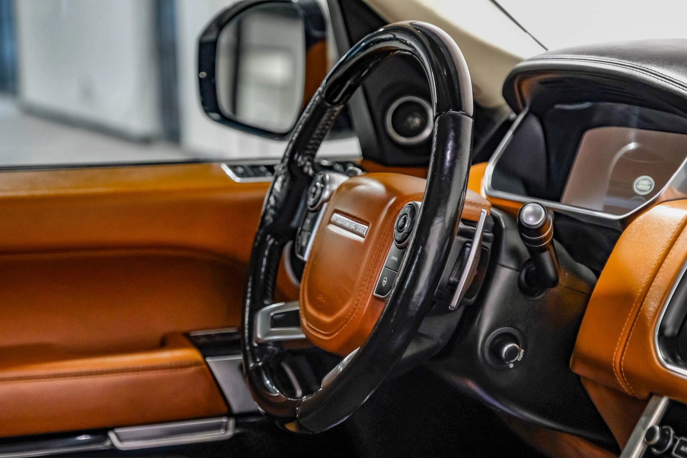 Used 2016 Land Rover Range Rover Autobiography image 17