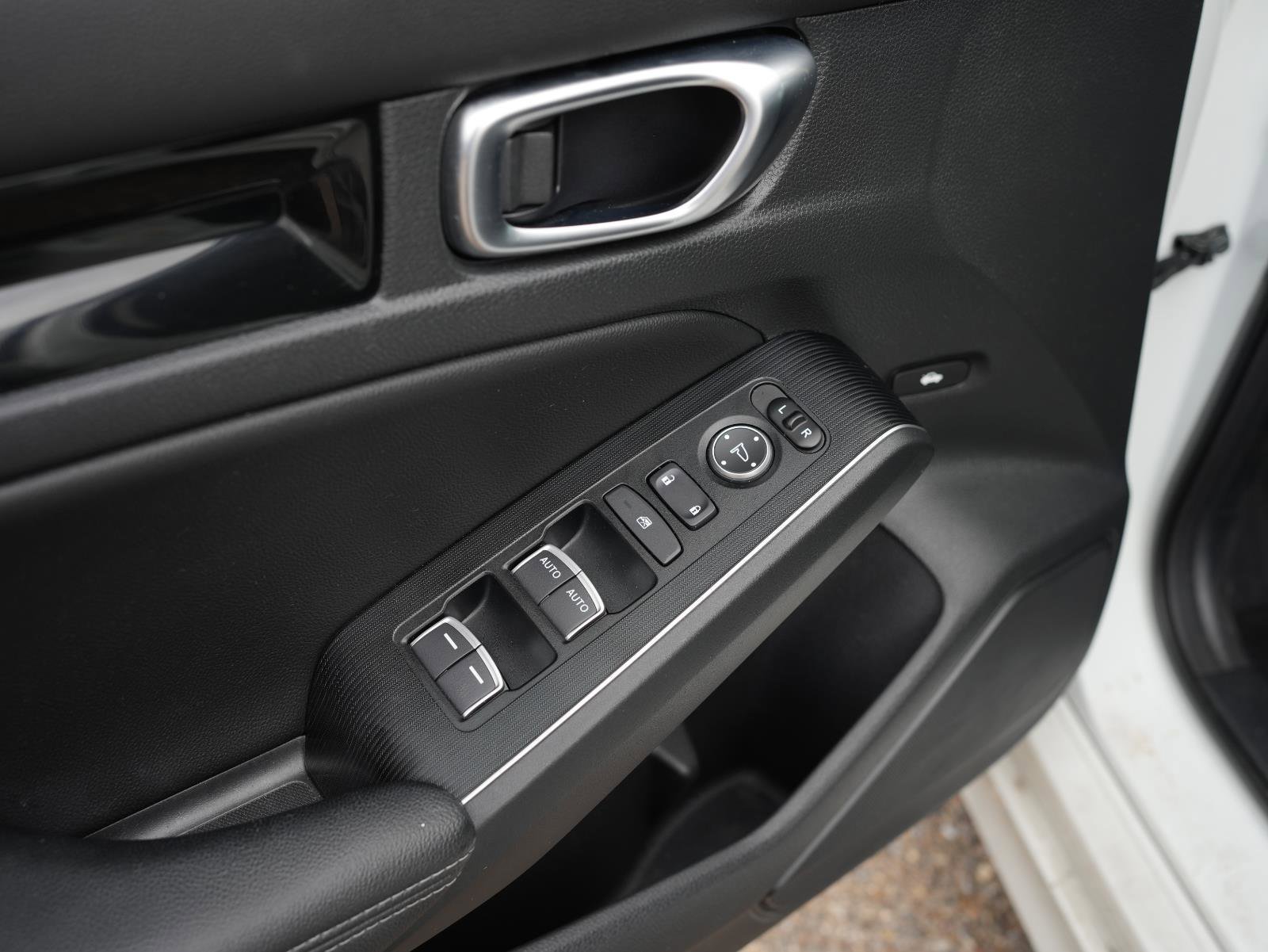 Used 2023 Honda Civic Touring image 12