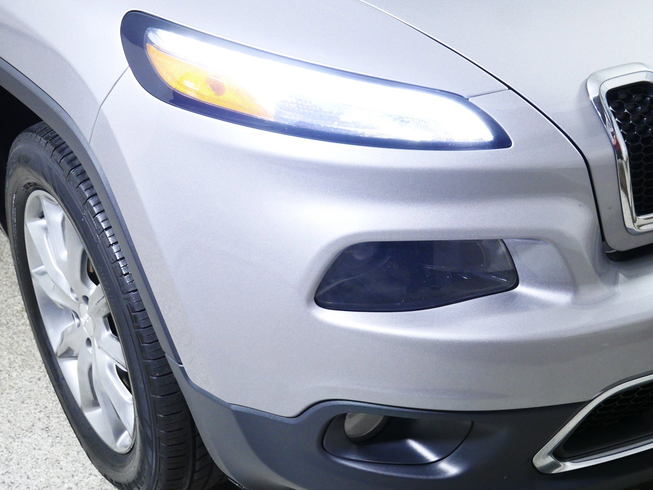 Used 2018 Jeep Cherokee Limited image 16