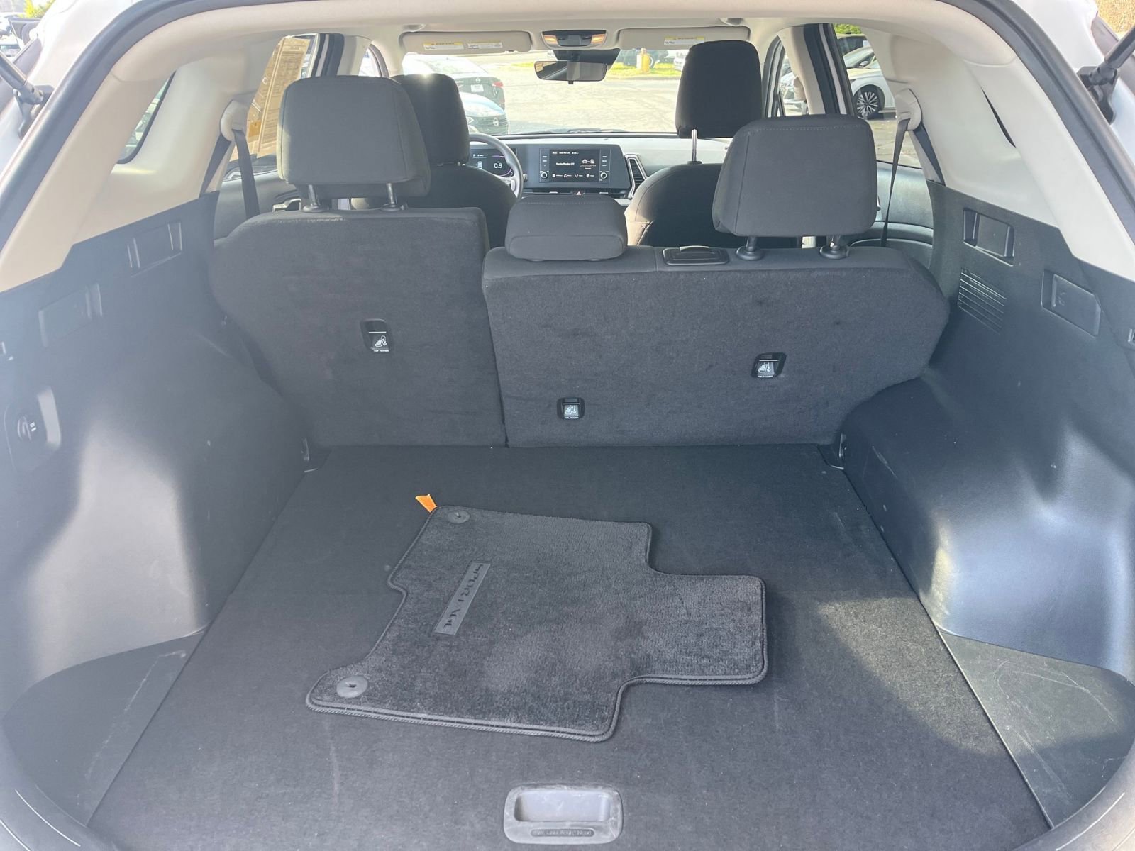 Used 2025 Kia Sportage LX image 25