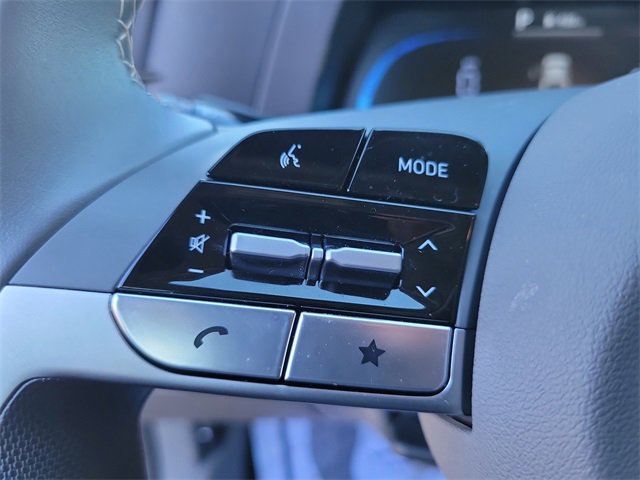 Used 2025 Hyundai Elantra Sport image 22