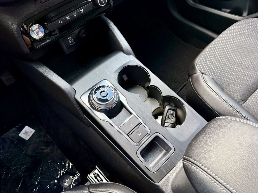 Certified 2025 Ford Escape SE FWD image 21