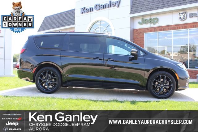 Used 2023 Chrysler Pacifica Touring-L w/ S Appearance Package