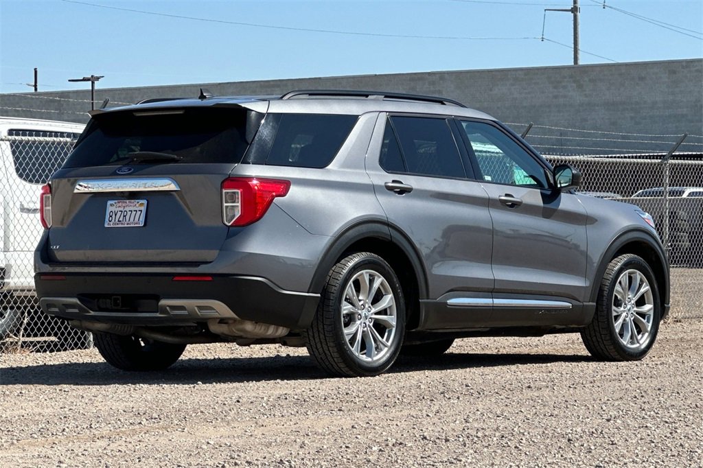 Used 2021 Ford Explorer XLT w/ Equipment Group 202A image 4