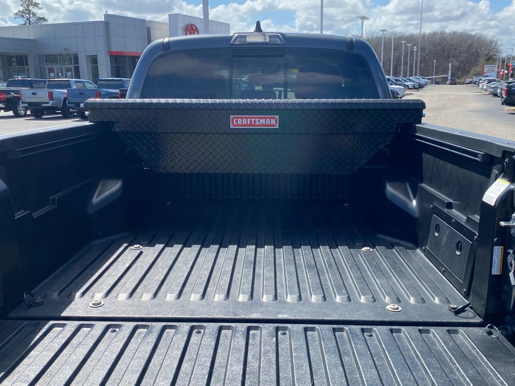 Used 2023 Toyota Tacoma SR5 w/ Technology Package image 9