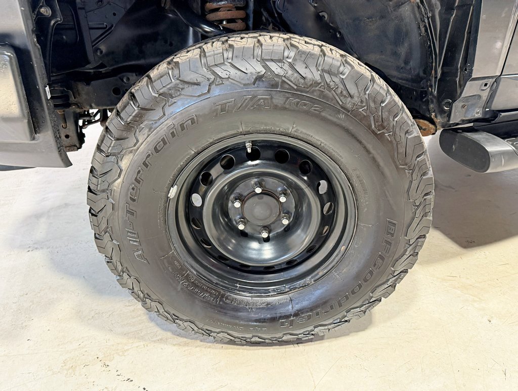 Used 2009 Toyota FJ Cruiser 4WD image 2