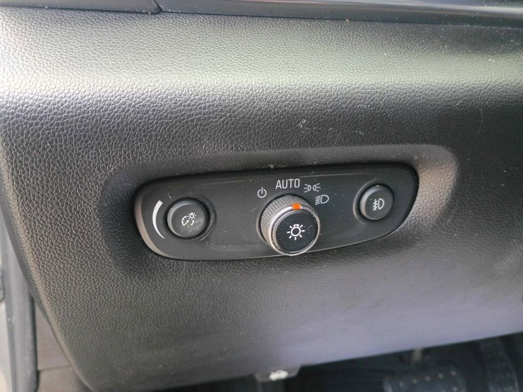 Used 2019 Chevrolet Traverse LT FWD image 18
