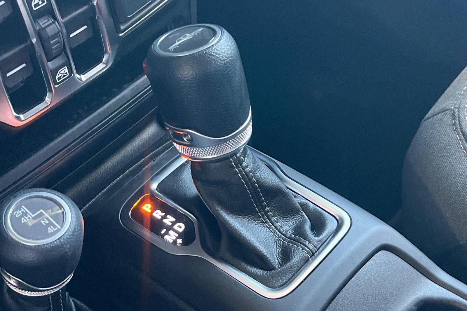 Used 2024 Jeep Gladiator Sport image 17