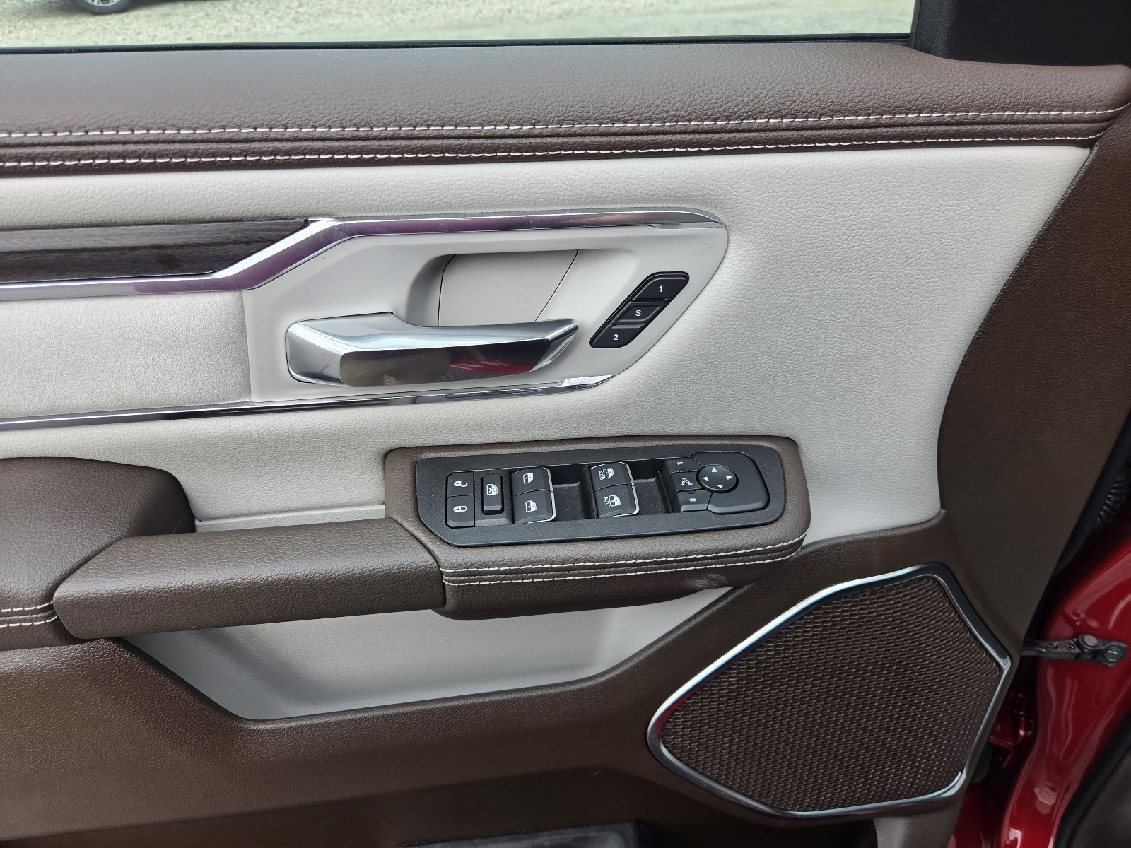 New 2027 RAM 1500 Laramie w/ Laramie Preferred Package AWD/4WD image 9