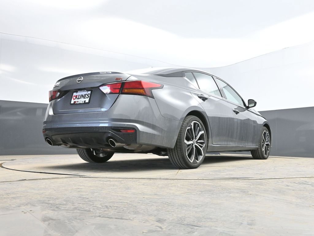 Used 2025 Nissan Altima 2.5 SR image 36