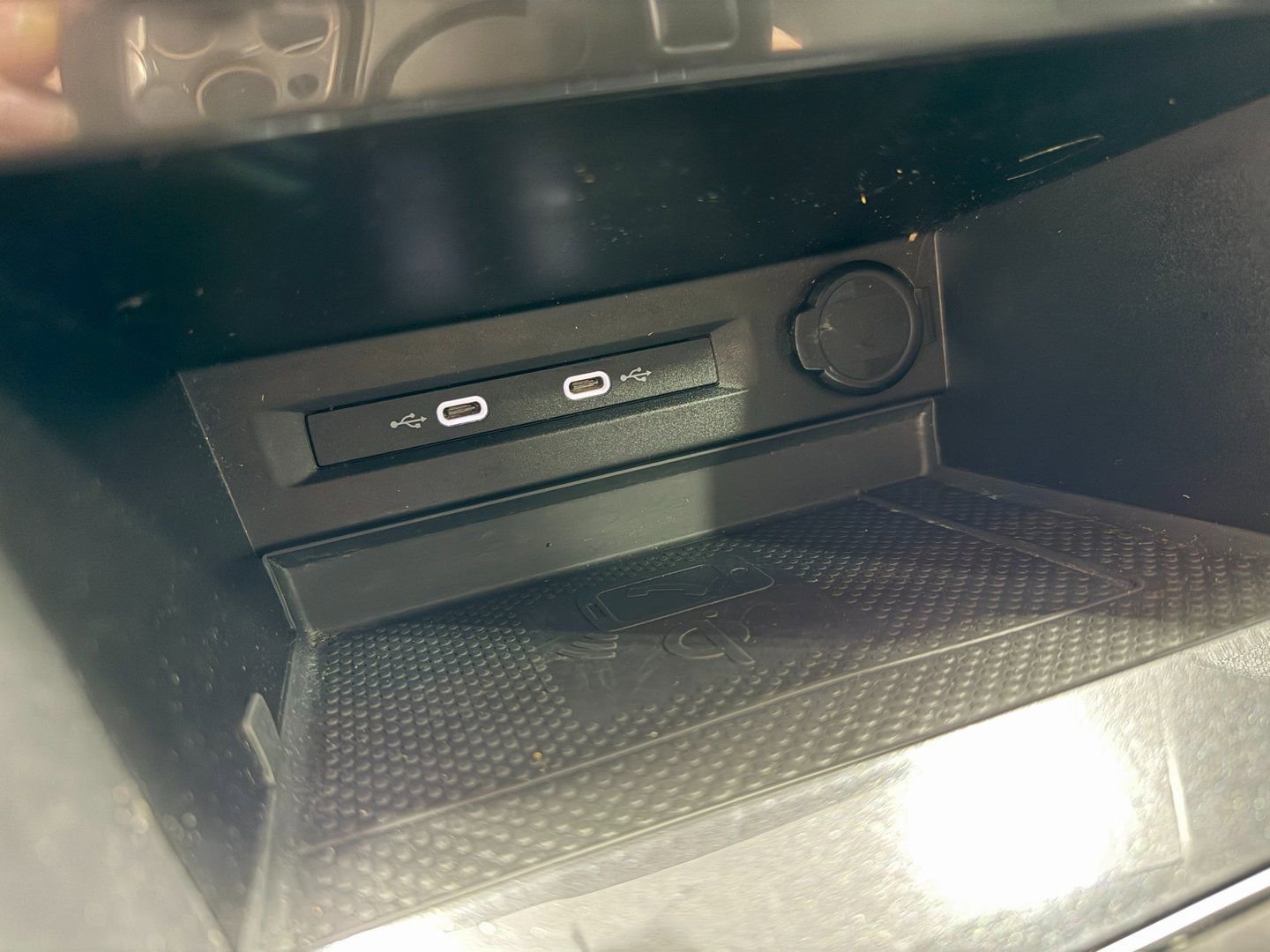 Used 2021 Volkswagen Tiguan SE image 15