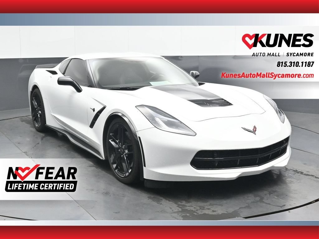 Used 2018 Chevrolet Corvette Stingray Coupe RWD image 1