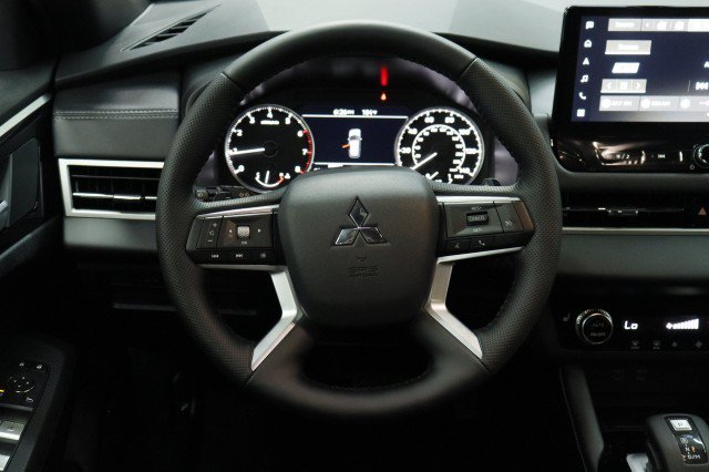 New 2026 Mitsubishi Outlander LE FWD image 20