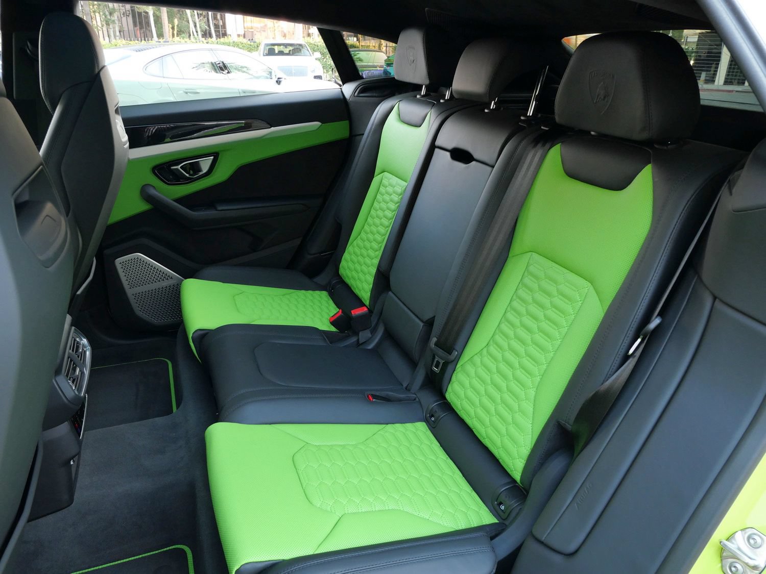 Used 2022 Lamborghini Urus AWD/4WD image 6