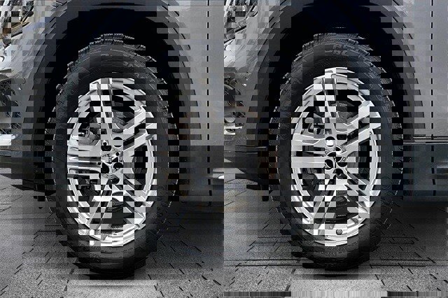 Certified 2022 Mercedes-Benz GLB 250 4MATIC image 38